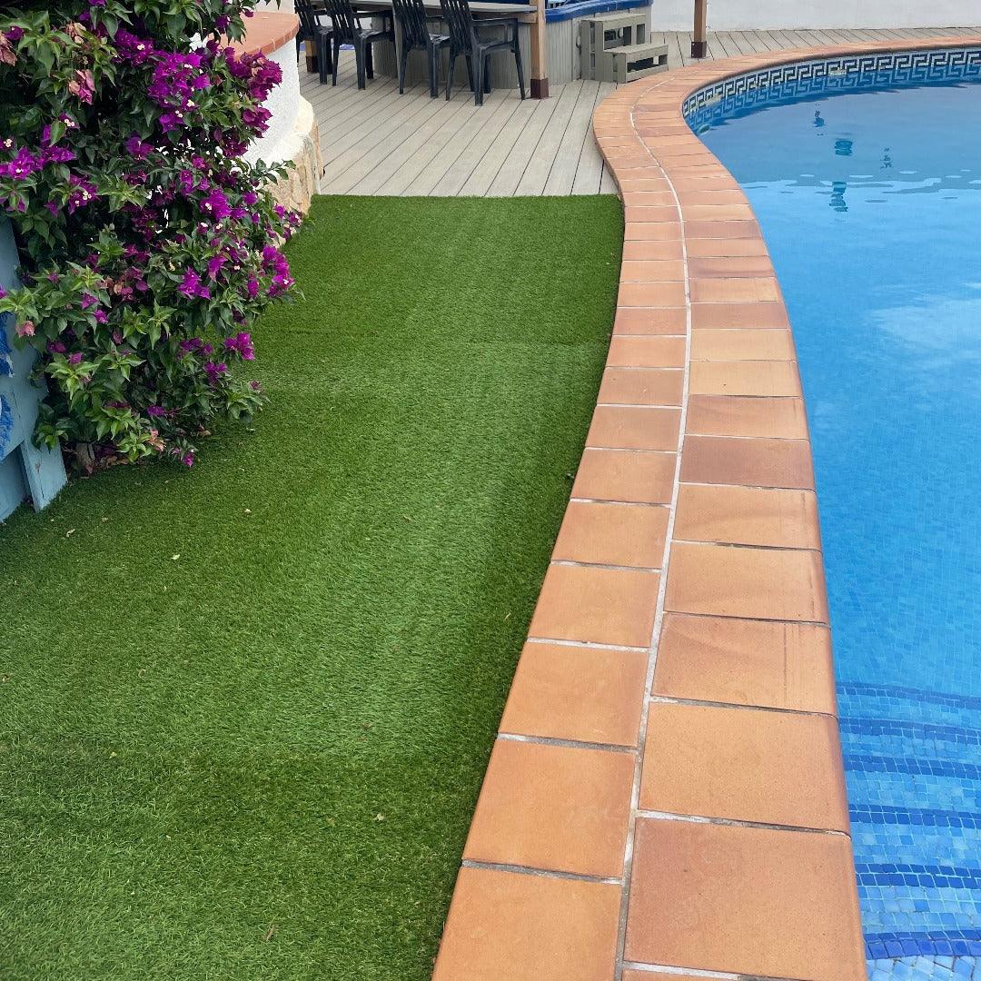 Swimming Pool Surround Synthetic Grass  Sprung Gym Flooring   